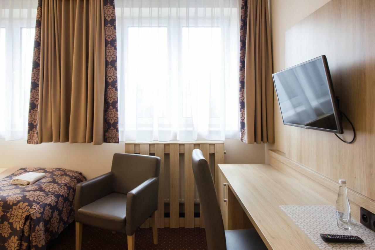 Motel Db2000 Bilgoraj Ngoại thất bức ảnh