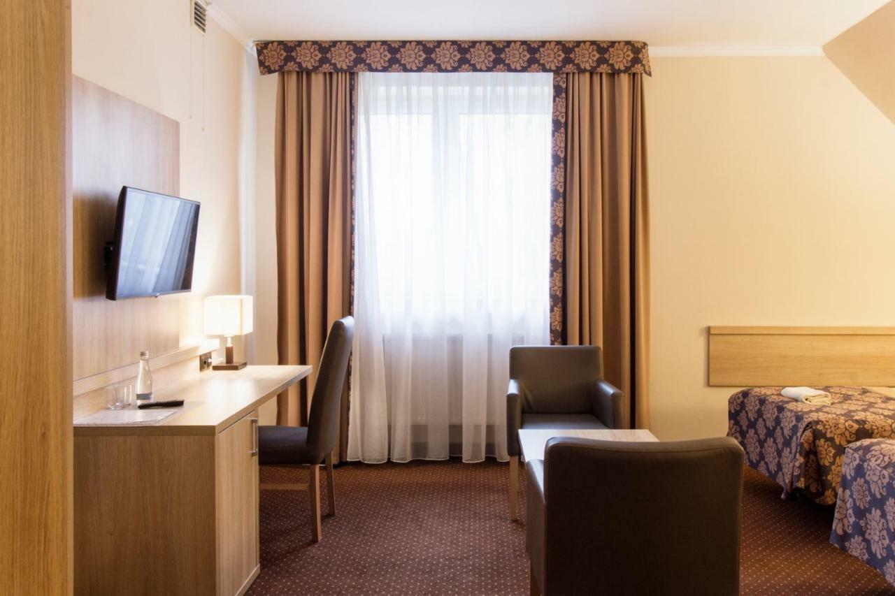 Motel Db2000 Bilgoraj Ngoại thất bức ảnh