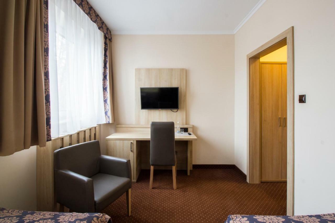 Motel Db2000 Bilgoraj Ngoại thất bức ảnh