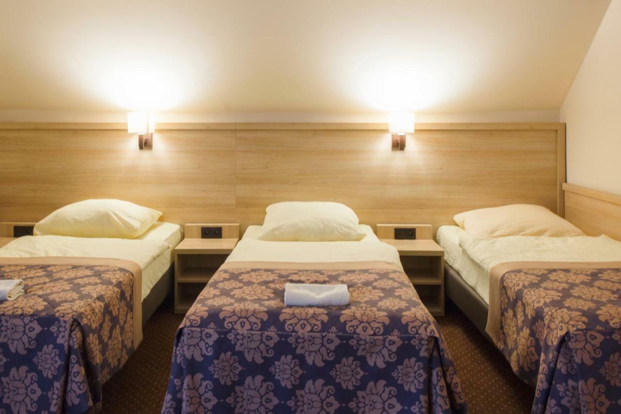 Motel Db2000 Bilgoraj Ngoại thất bức ảnh